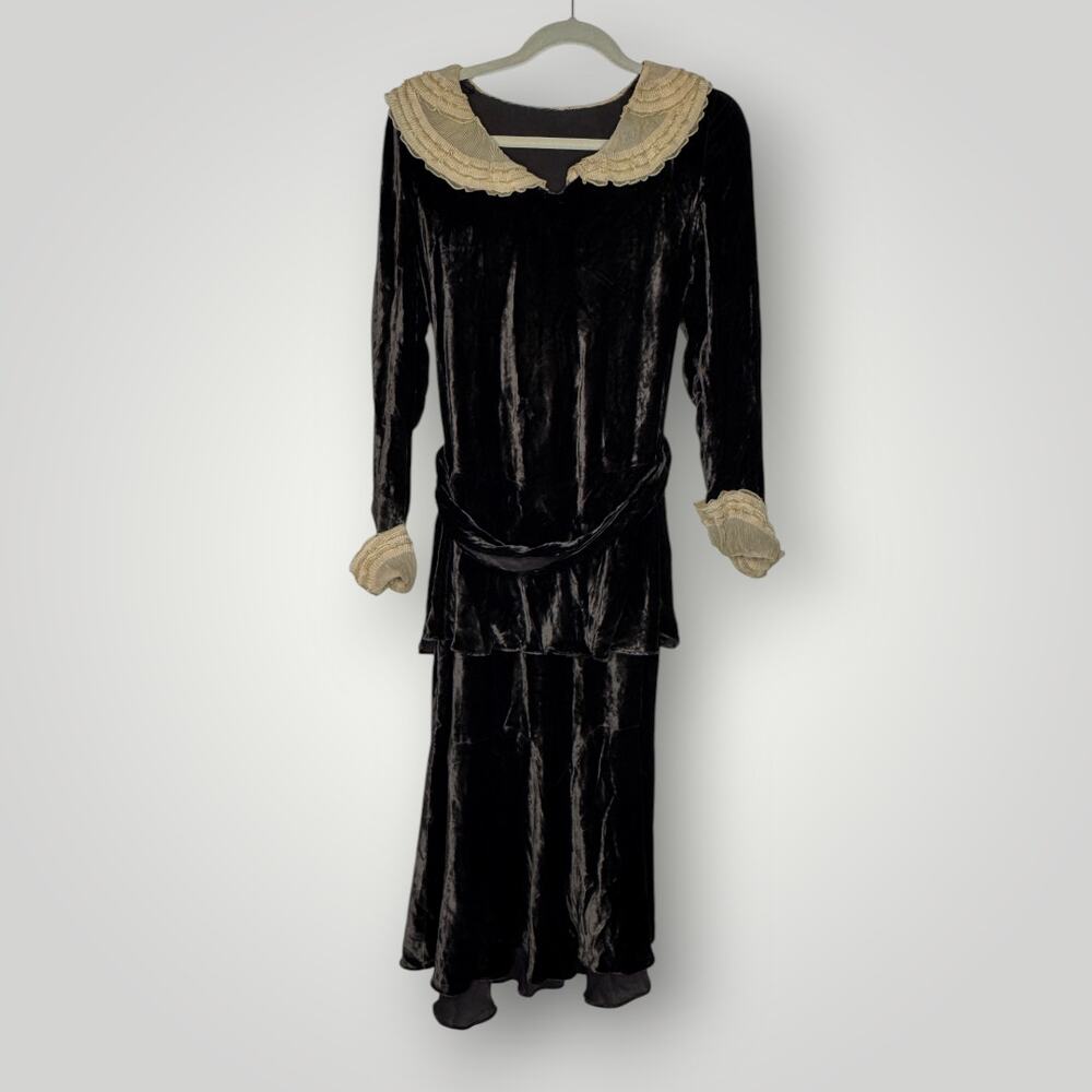 Vintage 1930s Dress Brown Velvet Belted Rhinestone Clasp Lace Collar S/M